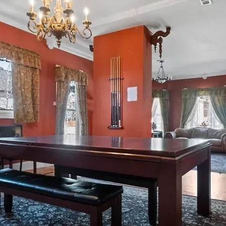 Governor'S Mansion Guest Suites For Big Groups
